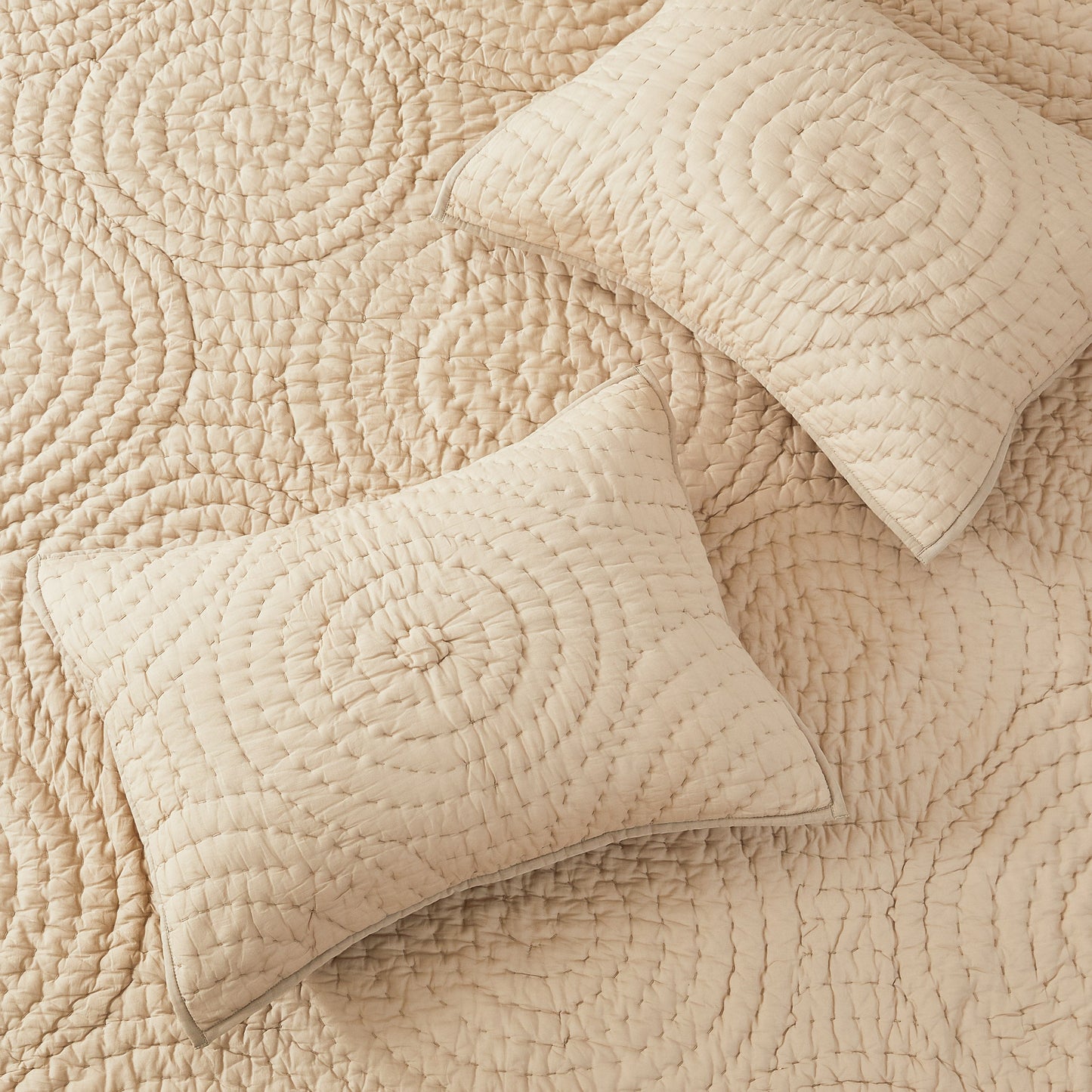 Halo Cotton Voile Hand Stitched Quilt Set