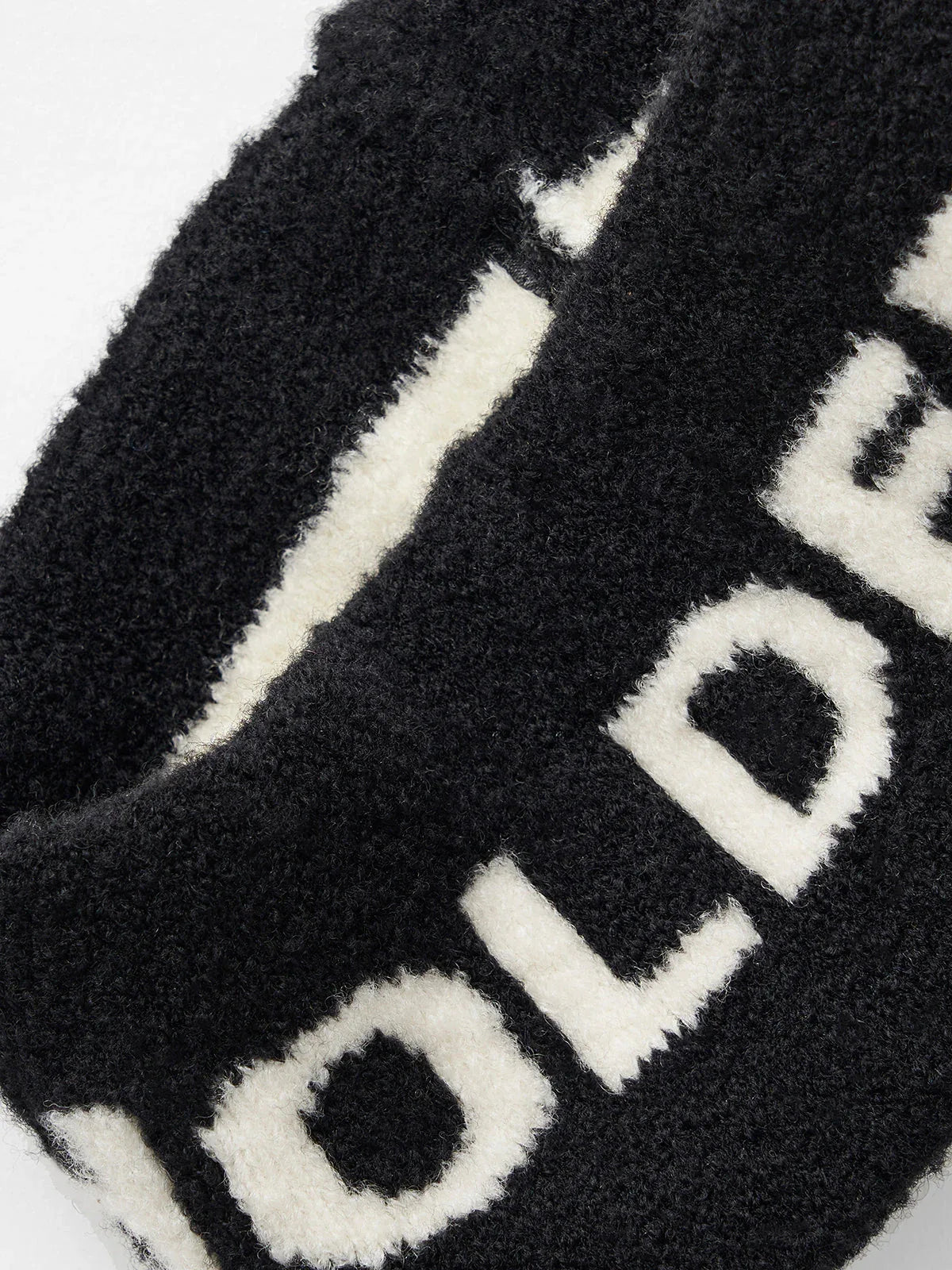 ACC_BOUCLEHEADBAND_BLACK_SOFTCREAM_0067_ONGRAY - shoponestop.store
