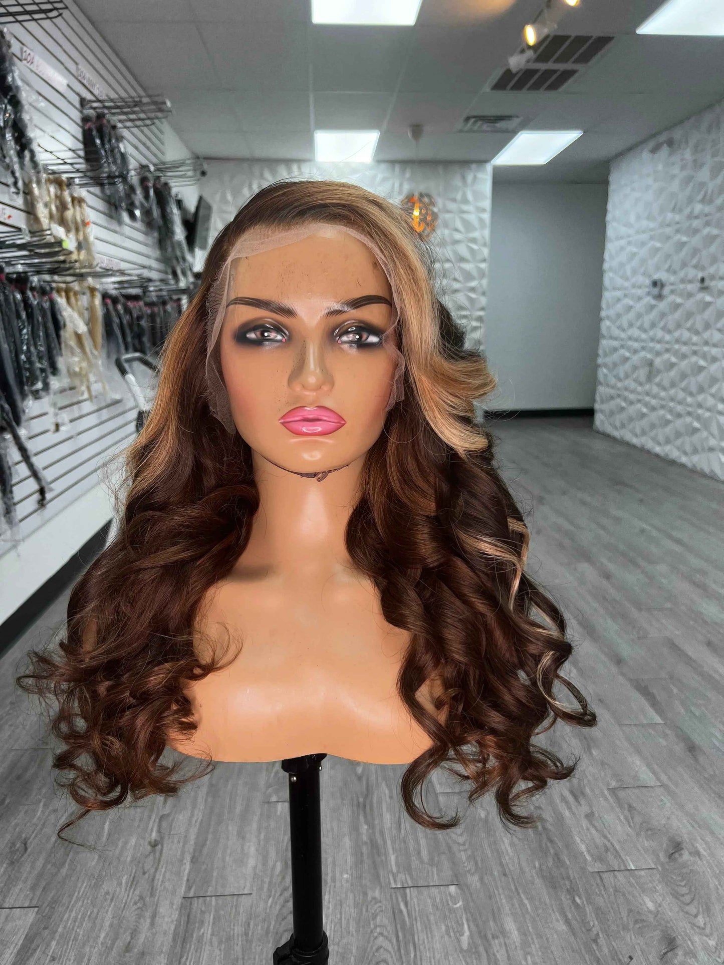 BRI WAVY UNIT Wig