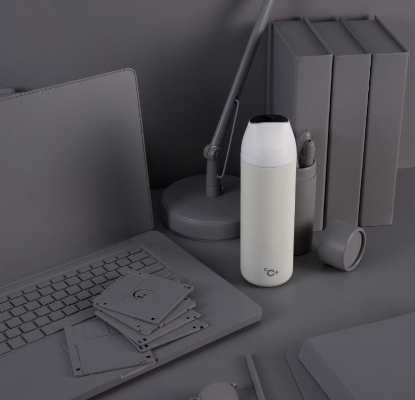 Multifunctional mug with intelligent temperature display