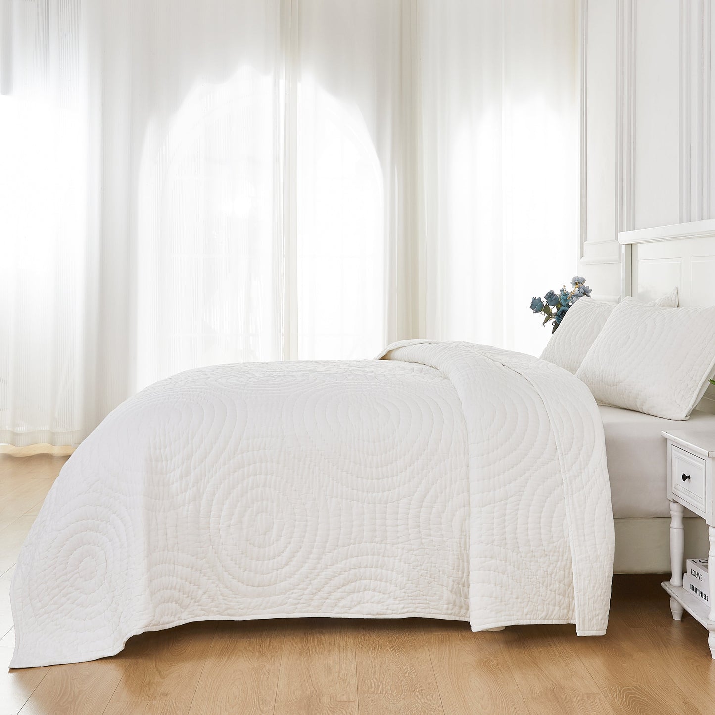 Halo Cotton Voile Hand Stitched Quilt Set