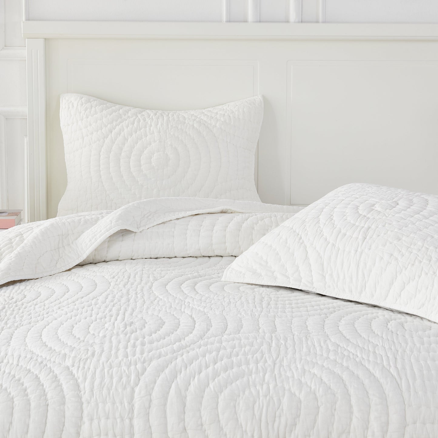 Halo Cotton Voile Hand Stitched Quilt Set