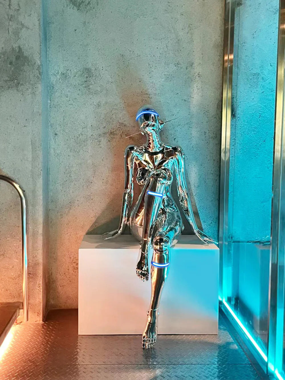 Mechanical Technology Goddess Sculpture Floor Lamp