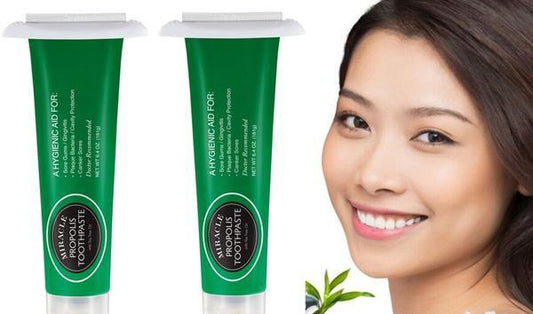 Two Pack of Natural Toothpaste Containing Propolis and Tea Tree Oil