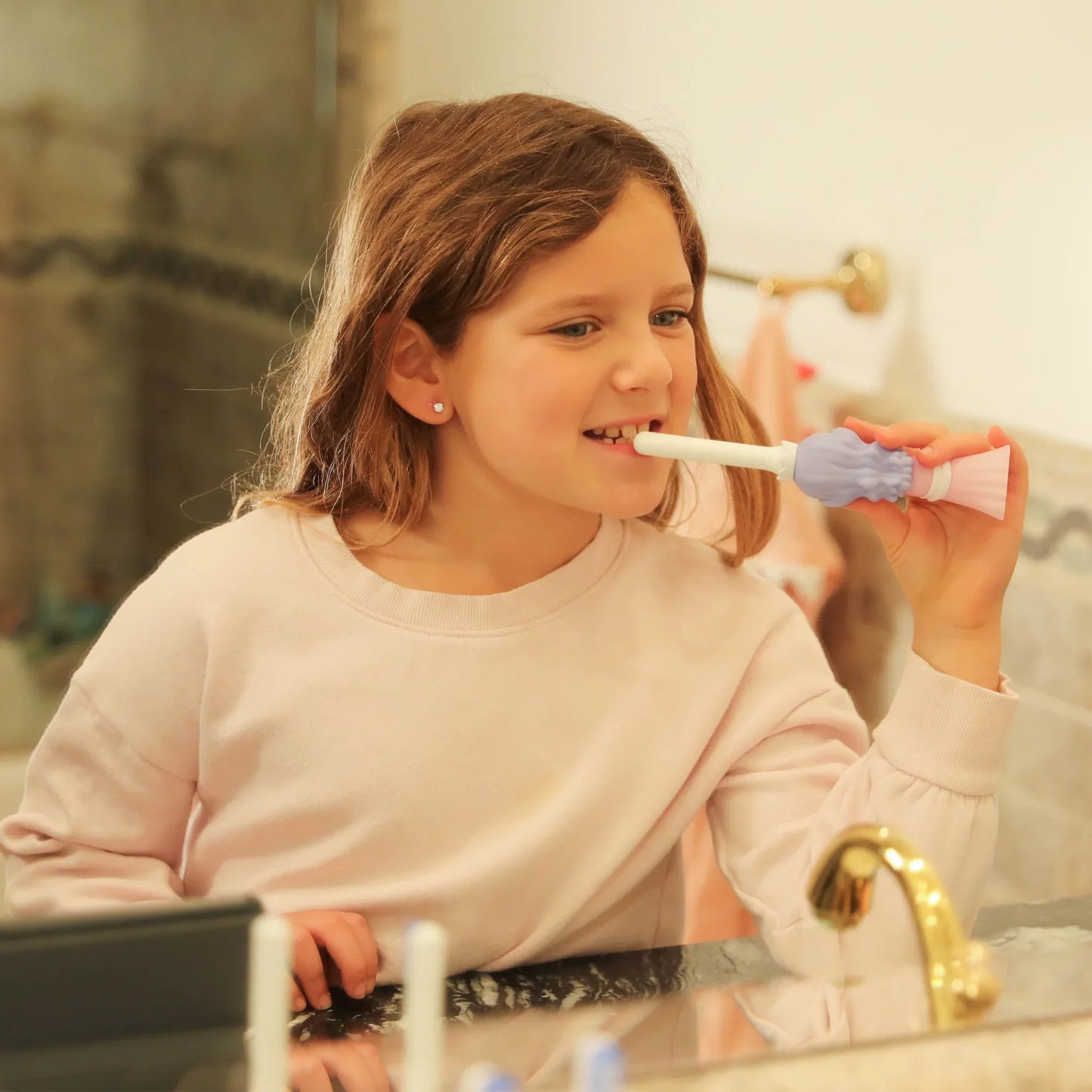 princess-toothbrush-for-kids-child-using-toothbrush-bathroom - shoponestop.store